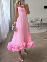 dresses : Nova - Robe Midi Élégante à Volants avec Bretelles Fines in Rose van Seroa