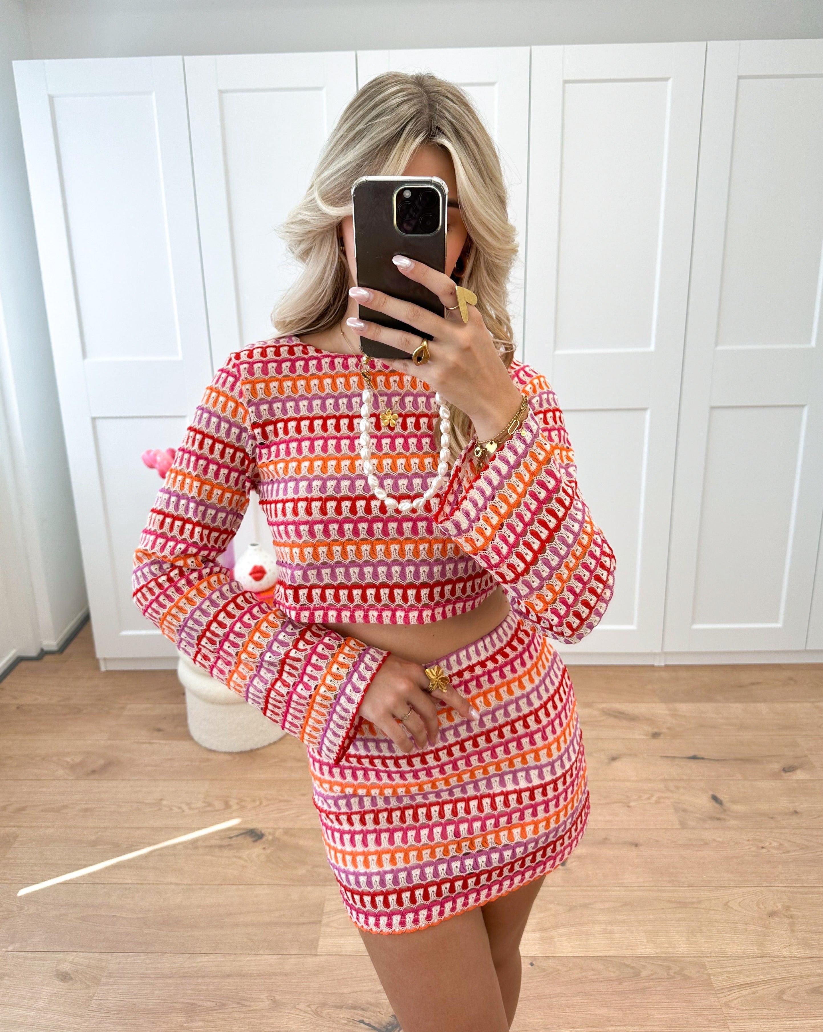 dresses : Anika – Ensemble deux pièces à motifs fait main au crochet in Rose van Seroa