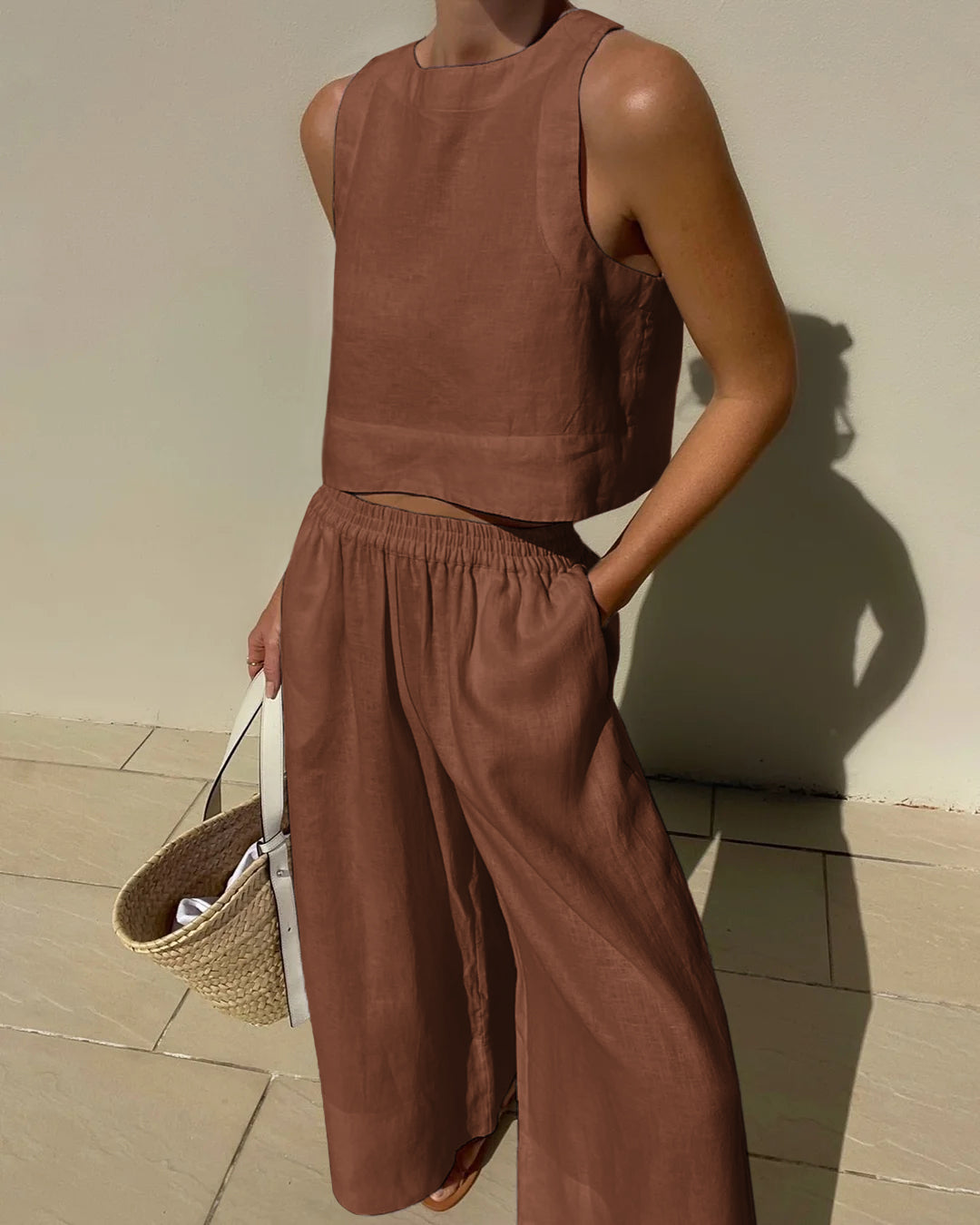 other : Lena - Ensemble Élégant en Lin Deux Pièces avec Pantalon Large & Top Sans Manches in Kaki van Seroa