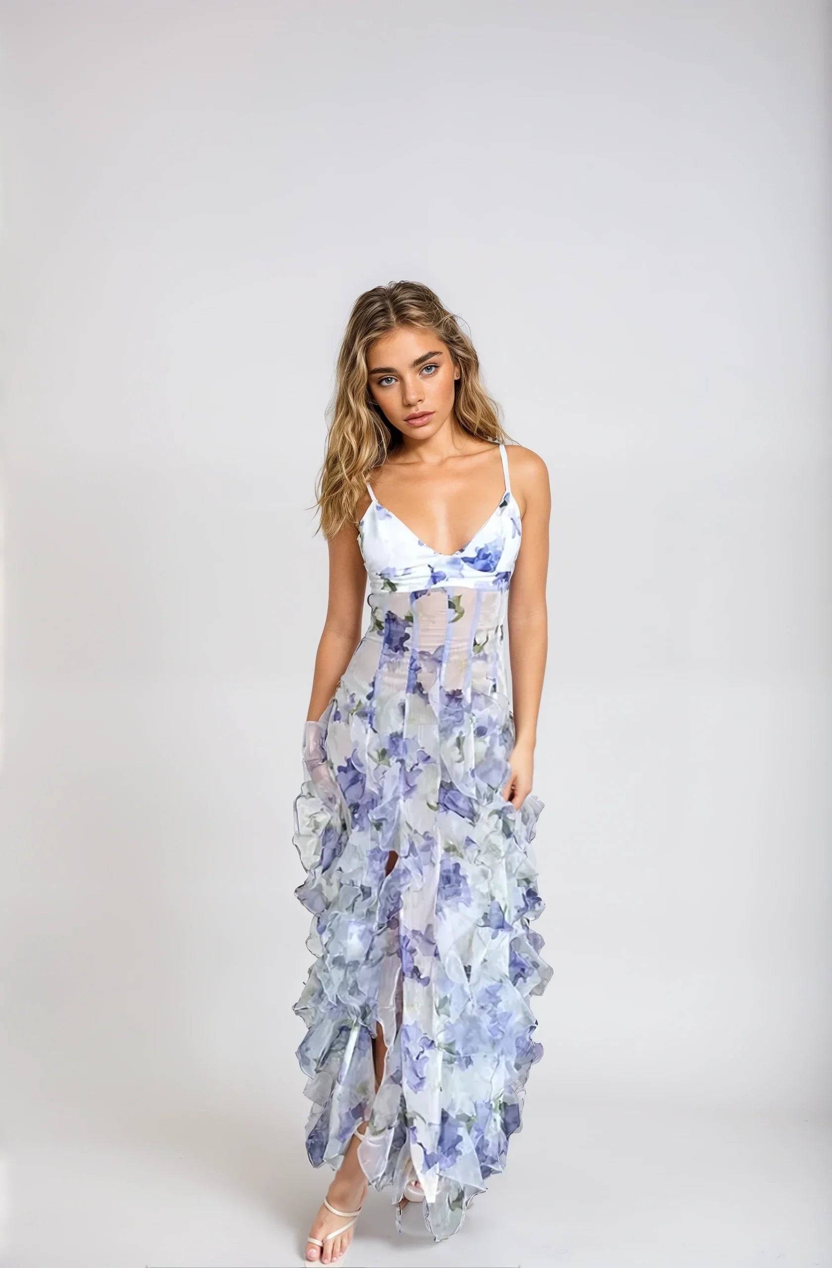dresses : Natalia – Robe Longue Romantique à Volants en Tulle Fleuri in van Seroa