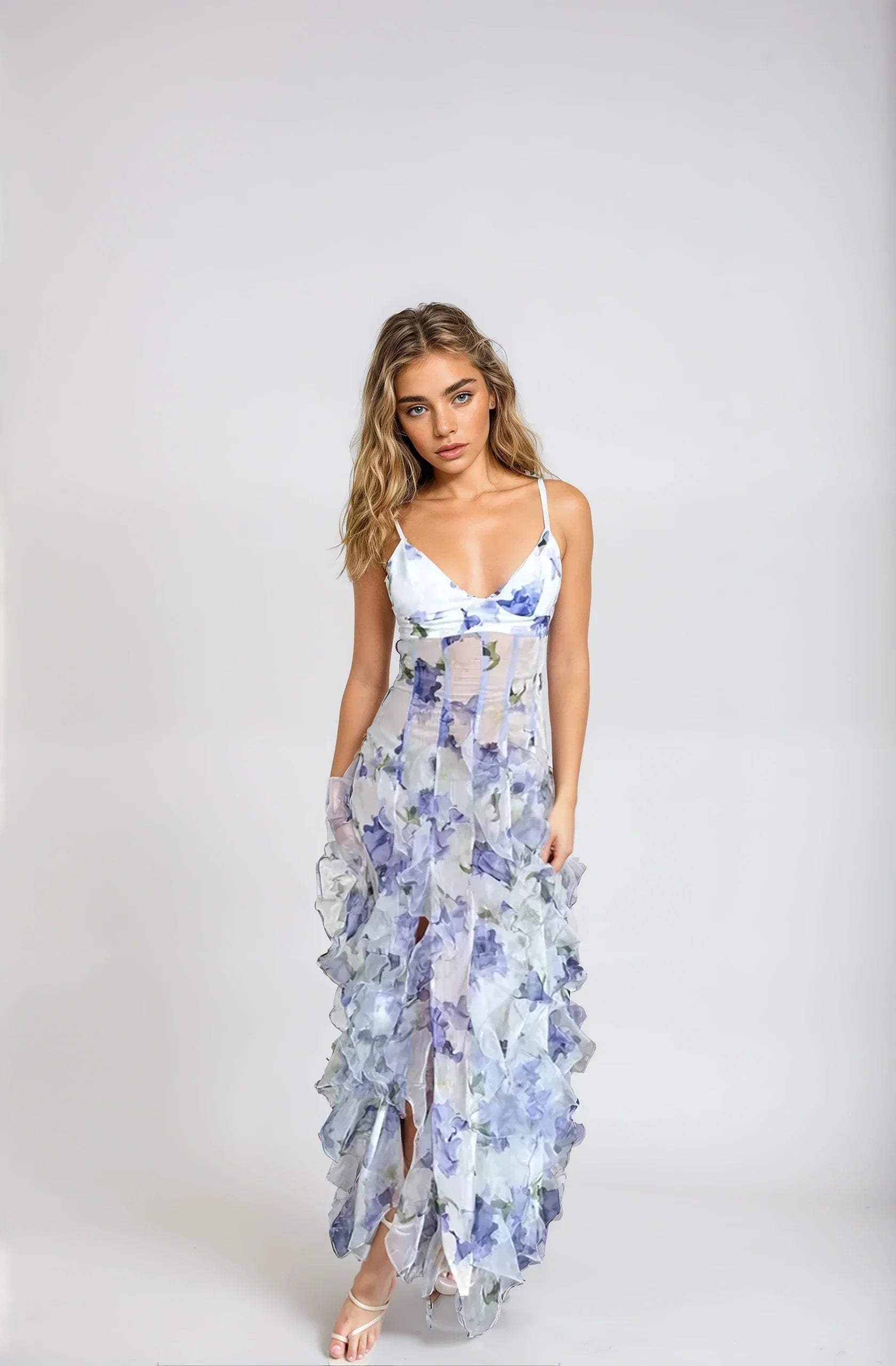 dresses : Natalia – Robe Longue Romantique à Volants en Tulle Fleuri in van Seroa
