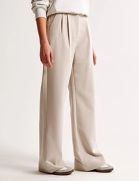 Elegante Damenhose mit hoher Taille, weitem Bein und tailliertem Schnitt
