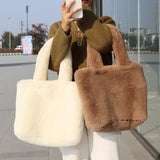 bags : Elena | Sac Femme Fourre Tout en Fausse Fourrure Élégant in van Seroa