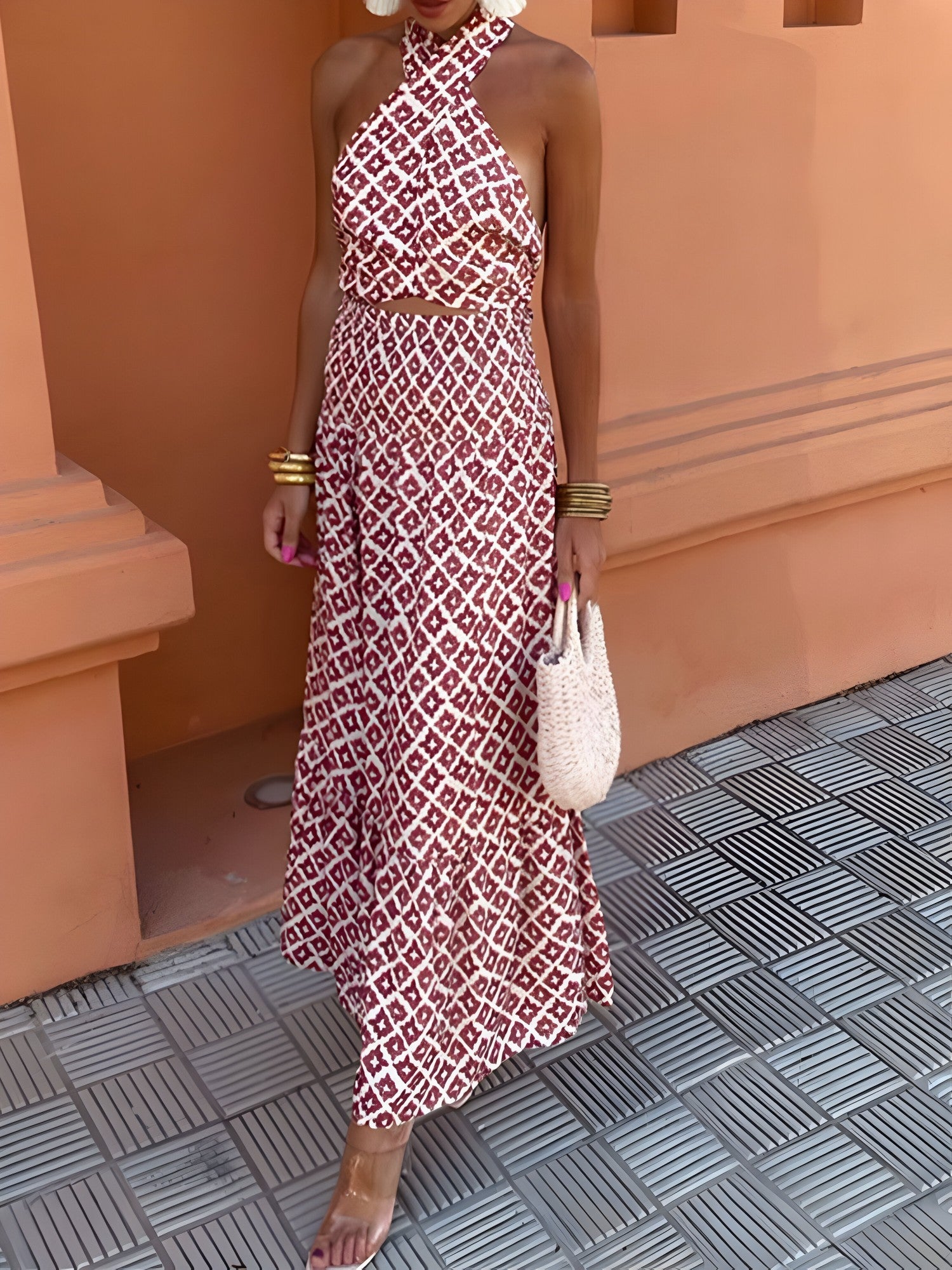 Elegancka sukienka midi z odkrytymi ramionami damska