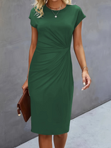 dresses : Melody – Élégante Robe midi de bureau Ajustée avec Fronces in Vert van Seroa