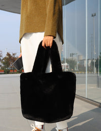 Sac Fourre-Tout en Fausse Fourrure - Élégance et Confort Femme