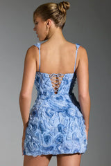 dresses : Elena – Robe courte moulante avec appliqué rose 3D sculpté in van Seroa