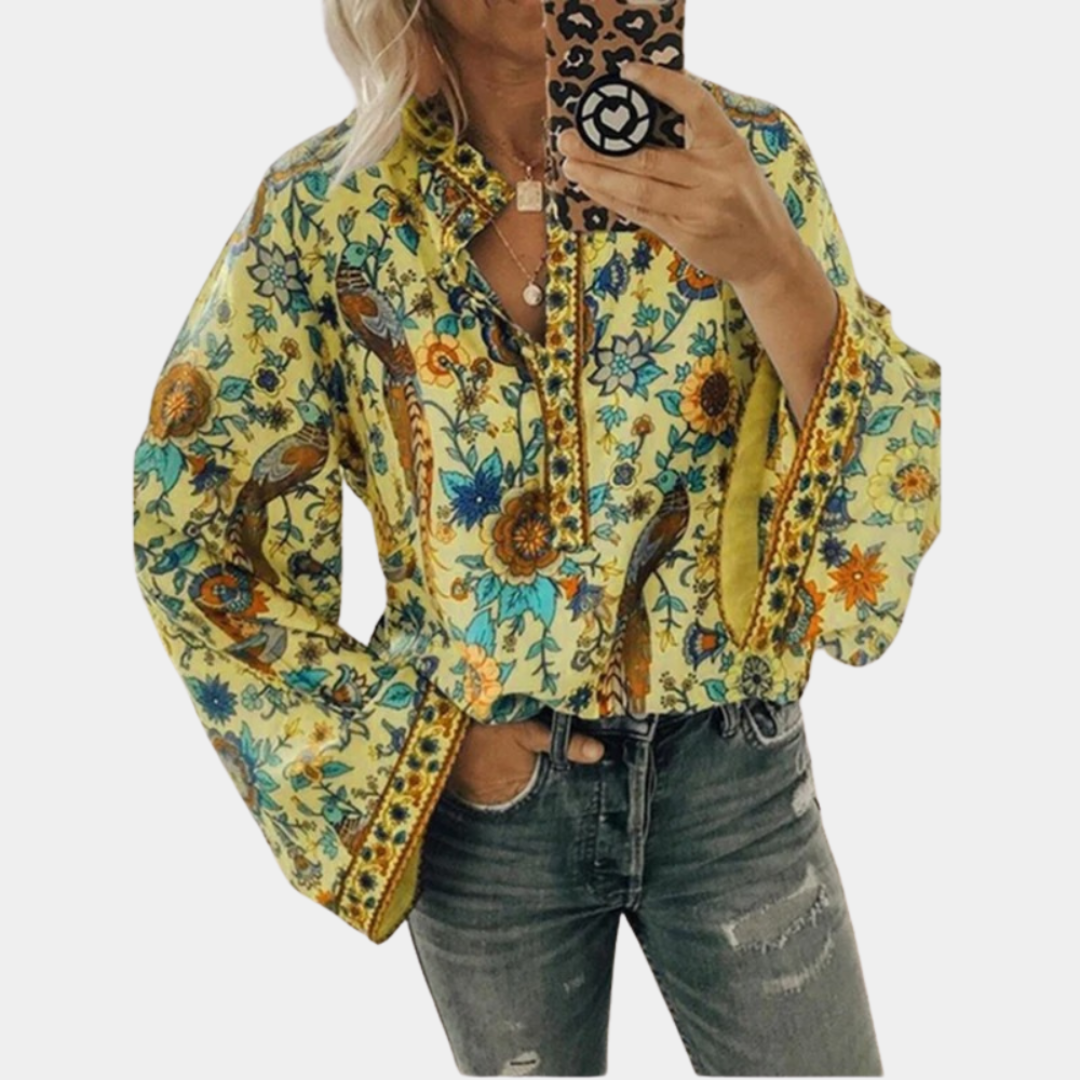 top blouses : Sofia - Blouse Bohème à Manches Évasées et Motif Fleuri in Jaune van Seroa