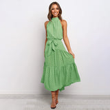 dresses : Maria – Élégante robe midi à pois avec volants in Vert van Seroa