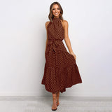 dresses : Maria – Élégante robe midi à pois avec volants in Café van Seroa
