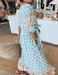 Lässiges halb-langes Damenkleid, bequem und lang