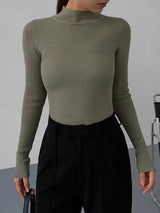 top blouses : Chloe - Haut Col Roulé Côtelé Chic et Ajusté in Gris van Seroa