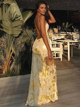 dresses : Isaline – Élégante Robe Nuisette En Satin Avec Brillance Florale Abstraite in van Seroa