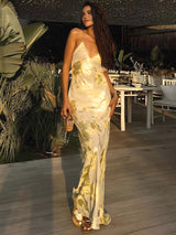 dresses : Isaline – Élégante Robe Nuisette En Satin Avec Brillance Florale Abstraite in van Seroa