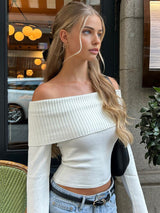 top blouses : Bella – Pull épaules Dénudées avec col Large et Coupe Ajustée in van Seroa