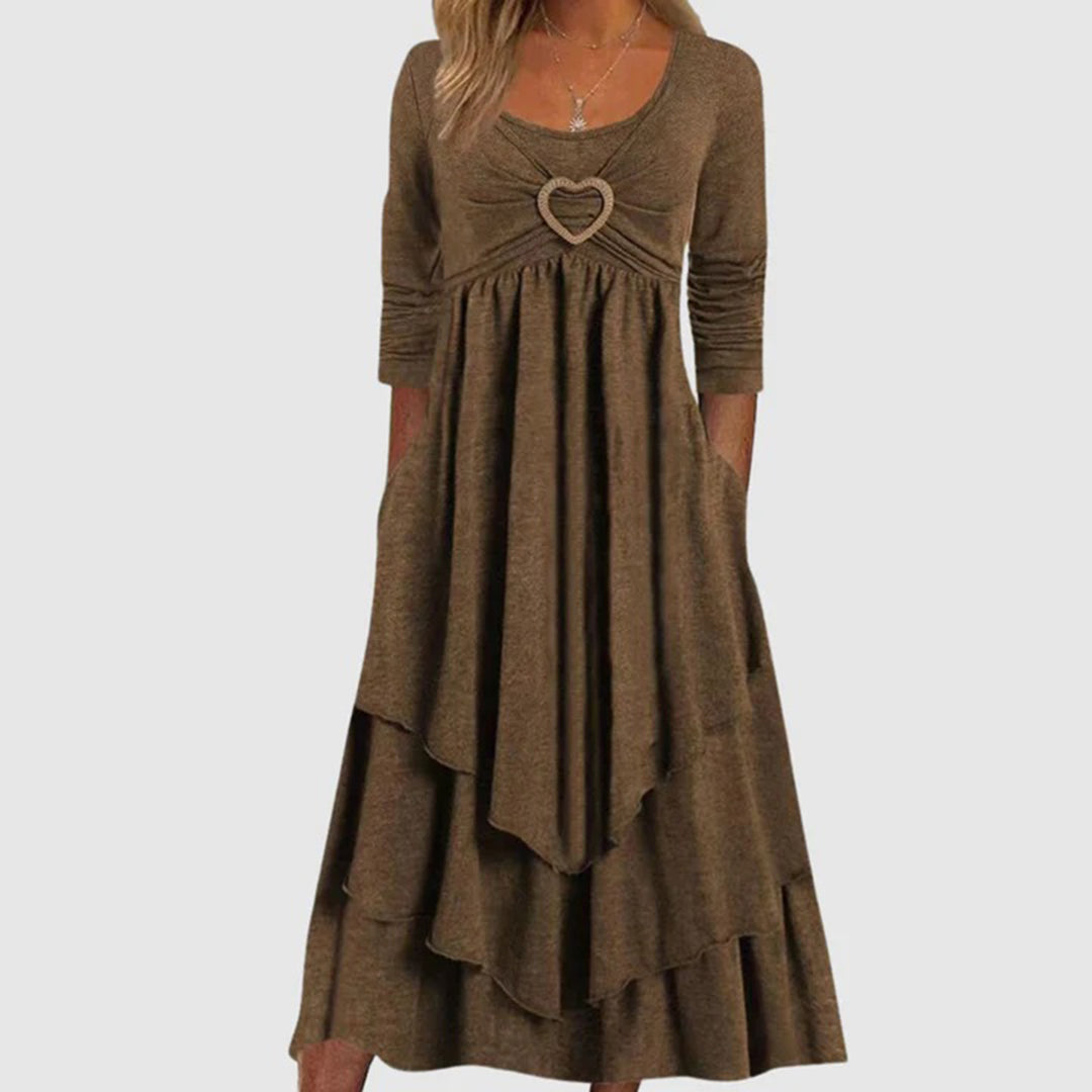 dresses : Lainey – Robe Midi Bohème à Couches avec Détail Cœur in Marron van Seroa