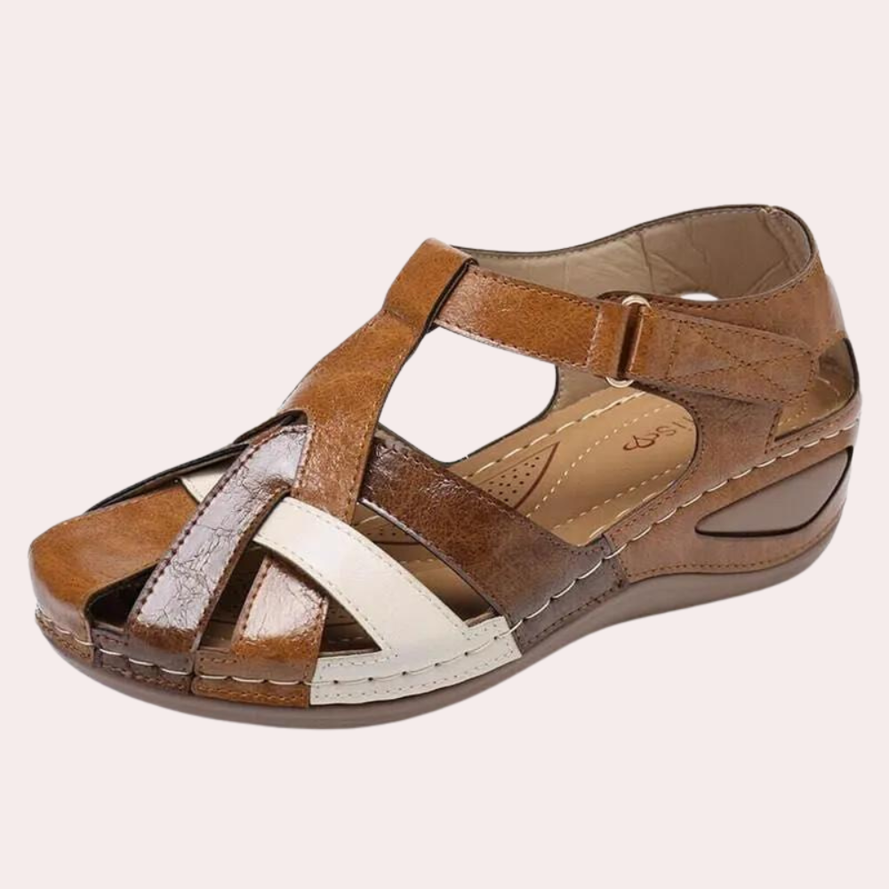 sandals : Lydia – Sandales compensées confortables à brides multiples pour un port toute la journée in Marron van Seroa