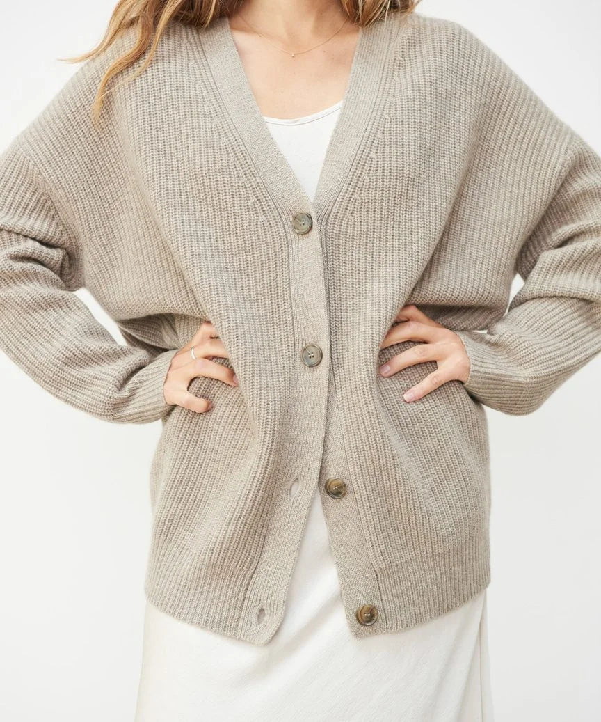 Cardigan Femme Élégant et Confortable 2