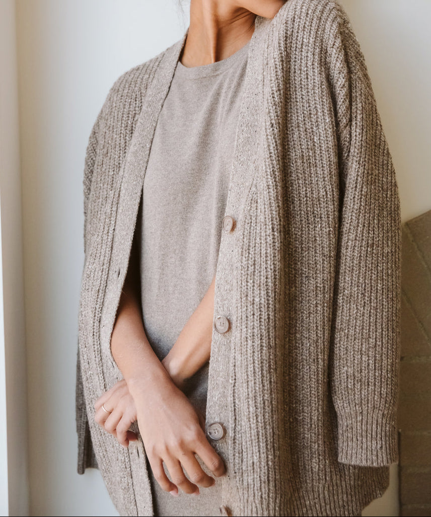 Cardigan Femme Élégant et Confortable 4