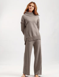 Damen-Set mit ausgestellter Hose und Rollkragen, feminine Mode