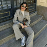 Ensemble Tailleur Femme Élégant avec Veste et Pantalon 3