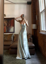 dresses : Ayla – Élégante robe de soirée en satin à dos lacé et motif floral in van Seroa