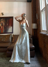 dresses : Ayla – Élégante robe de soirée en satin à dos lacé et motif floral in van Seroa