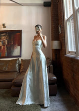 dresses : Ayla – Élégante robe de soirée en satin à dos lacé et motif floral in van Seroa