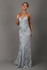 dresses : Ellie – Élégante Robe de Soirée Dos Nu Ornée de Paillettes in Gris van Seroa
