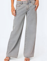 Damenjeans mit Schmetterlingsknotendetail