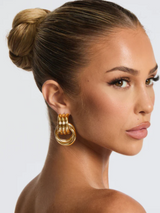 other : Lorelei | Boucles d'oreilles pendantes femme or en acier titane in Or van Seroa