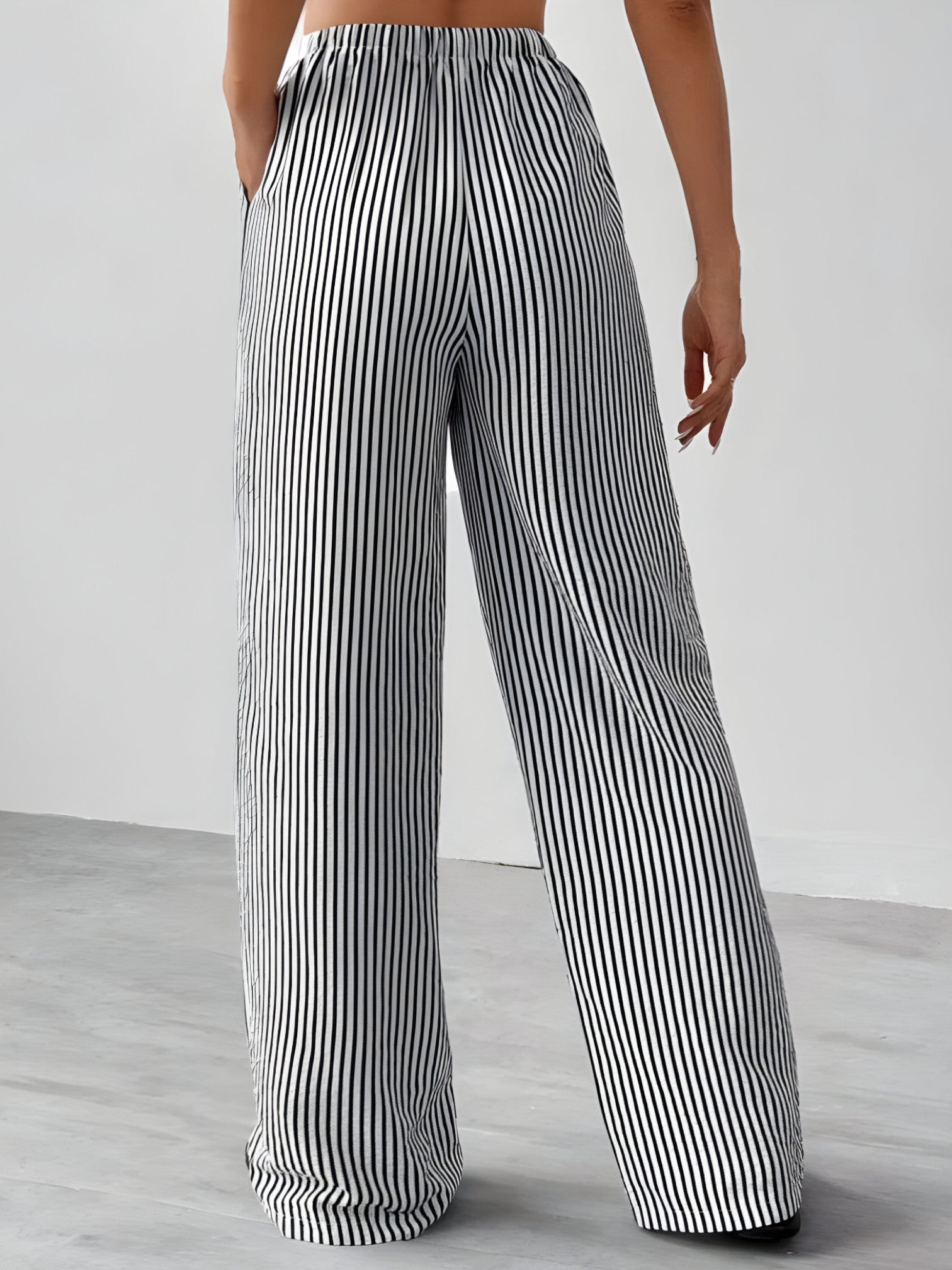 Pantalons pour hommes : Lyla | Pantalon Femme Droit en Coton Rayé in van Seroa