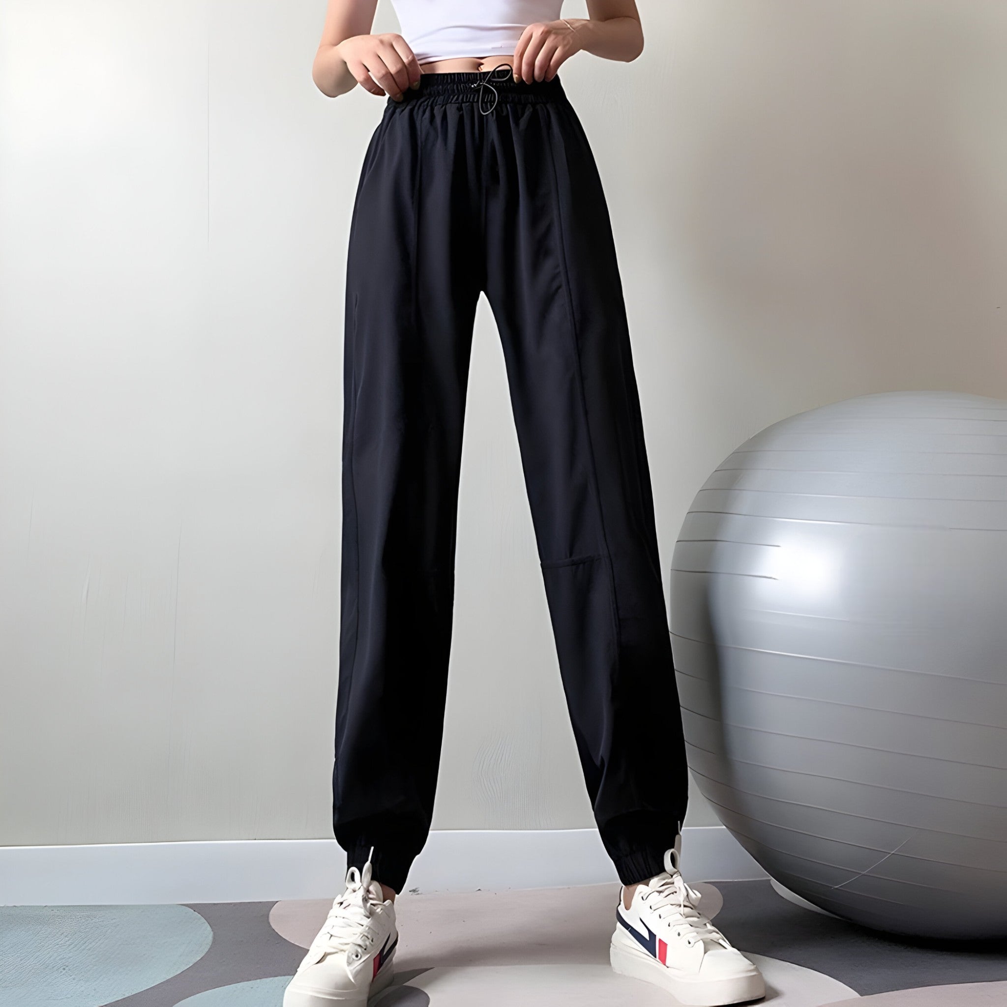 other : Amanda | Pantalon de Sport Élastique Femme in Noir van Seroa