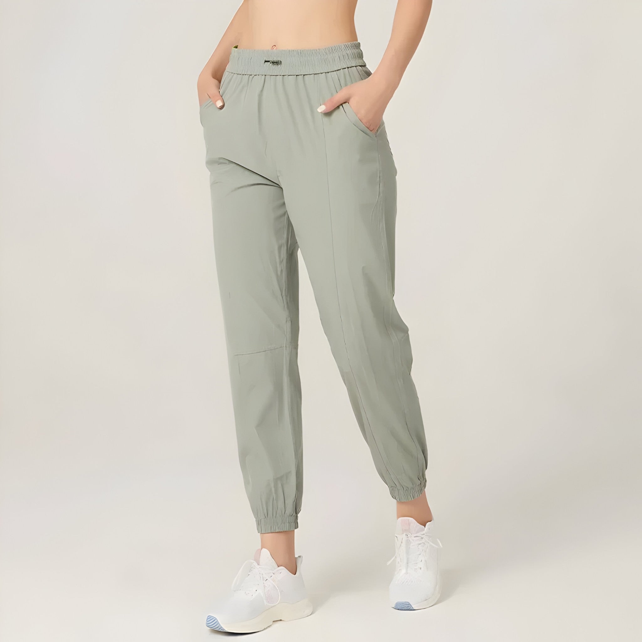 other : Ellen | Pantalon de Sport Femme Léger en Polyester in Vert van Seroa
