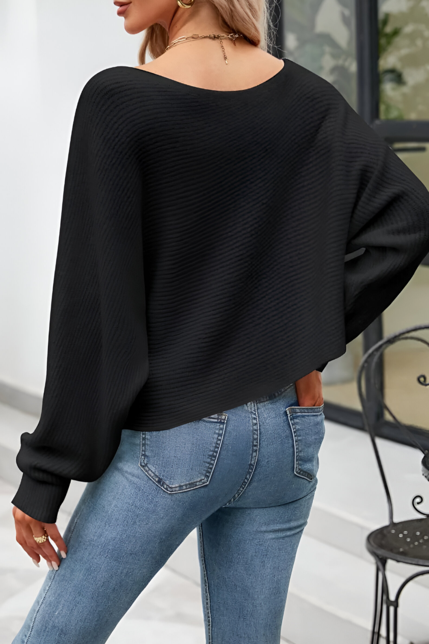 Elegancki sweter damski z rękawami typu dolman kolekcja jesienna