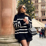 Pull Femme Oversize à Col Haut Rayé 0