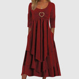 dresses : Lainey – Robe Midi Bohème à Couches avec Détail Cœur in Rouge van Seroa