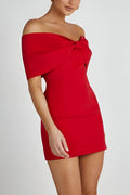 Czerwona mini sukienka sexy damska - odkryte ramiona, dopasowana, elegancka