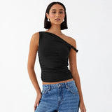 top blouses : Isabelle - Haut Élégant Asymétrique avec Détails Drapés in Noir van Seroa