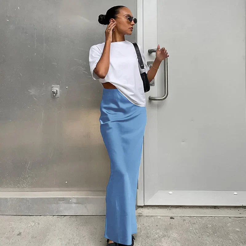 skirts : Emma - Jupe Maxi Élégante en Satin avec Taille Haute in Bleu van Seroa