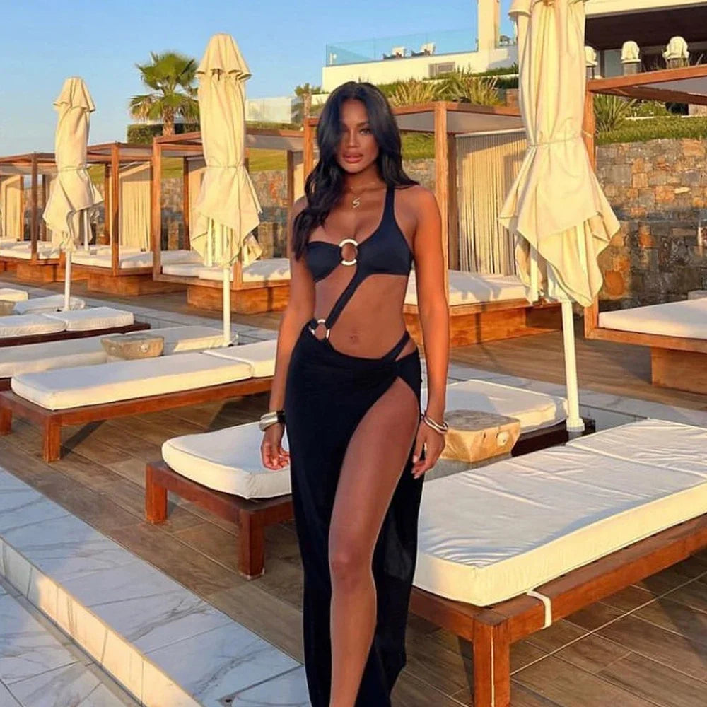 swimwear : Maria - Sexy Maillot de Bain Asymétrique à Découpes avec Anneaux Dorés in Noir van Seroa