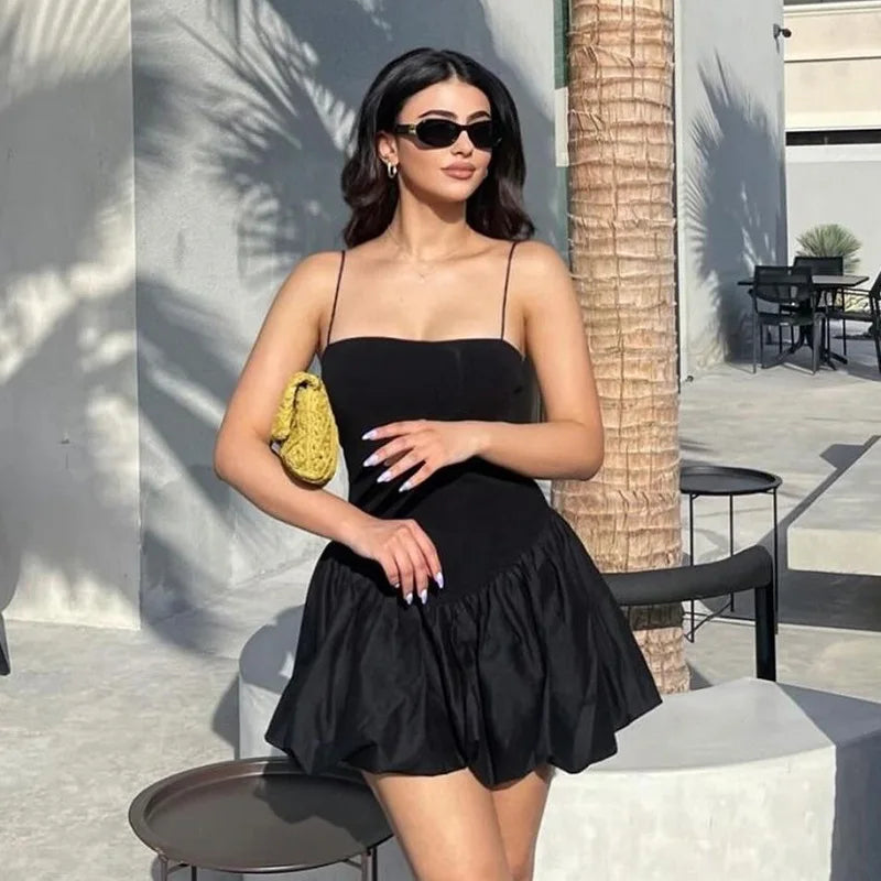dresses : Elisa - Robe Mini Élégante Sans Manches avec Bretelles Fines in van Seroa