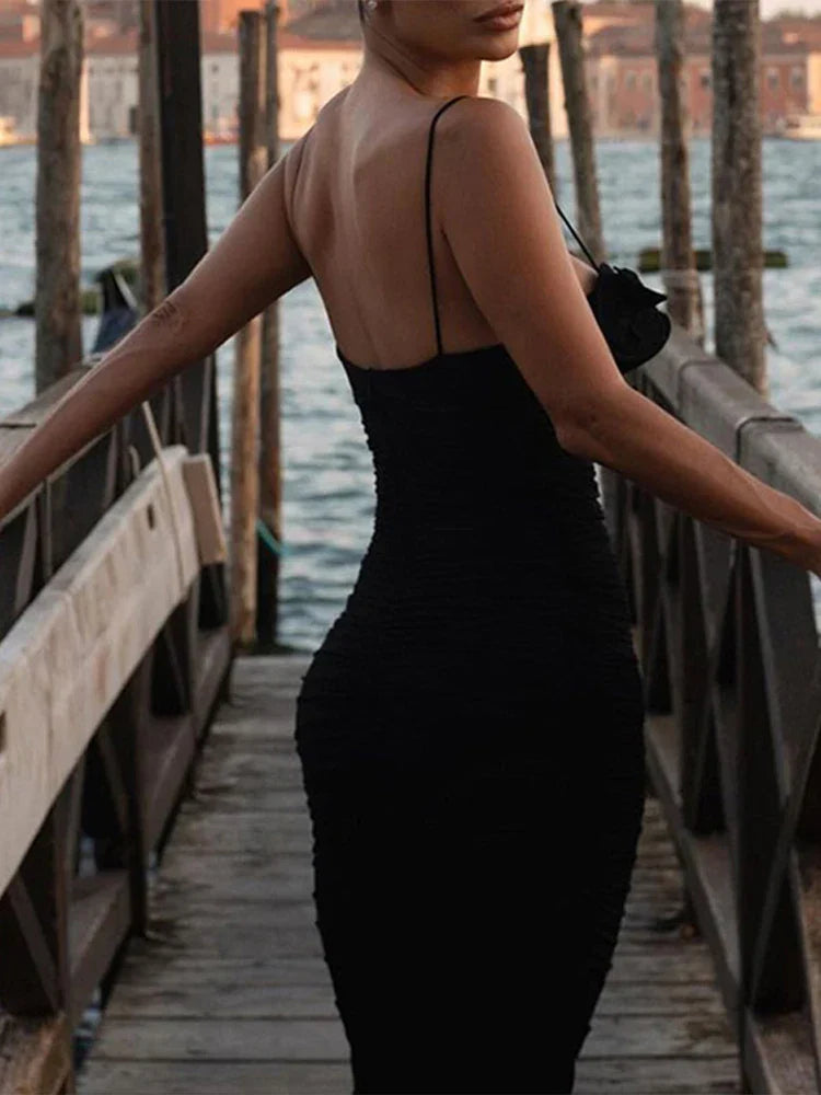 dresses : Isabella – Robe de Cocktail avec Détail Fleuri et Coupe Moulante in van Seroa
