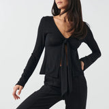 top blouses : Isabelle - Haut Court Tendance avec Manches Longues et Détail à Nouer in van Seroa