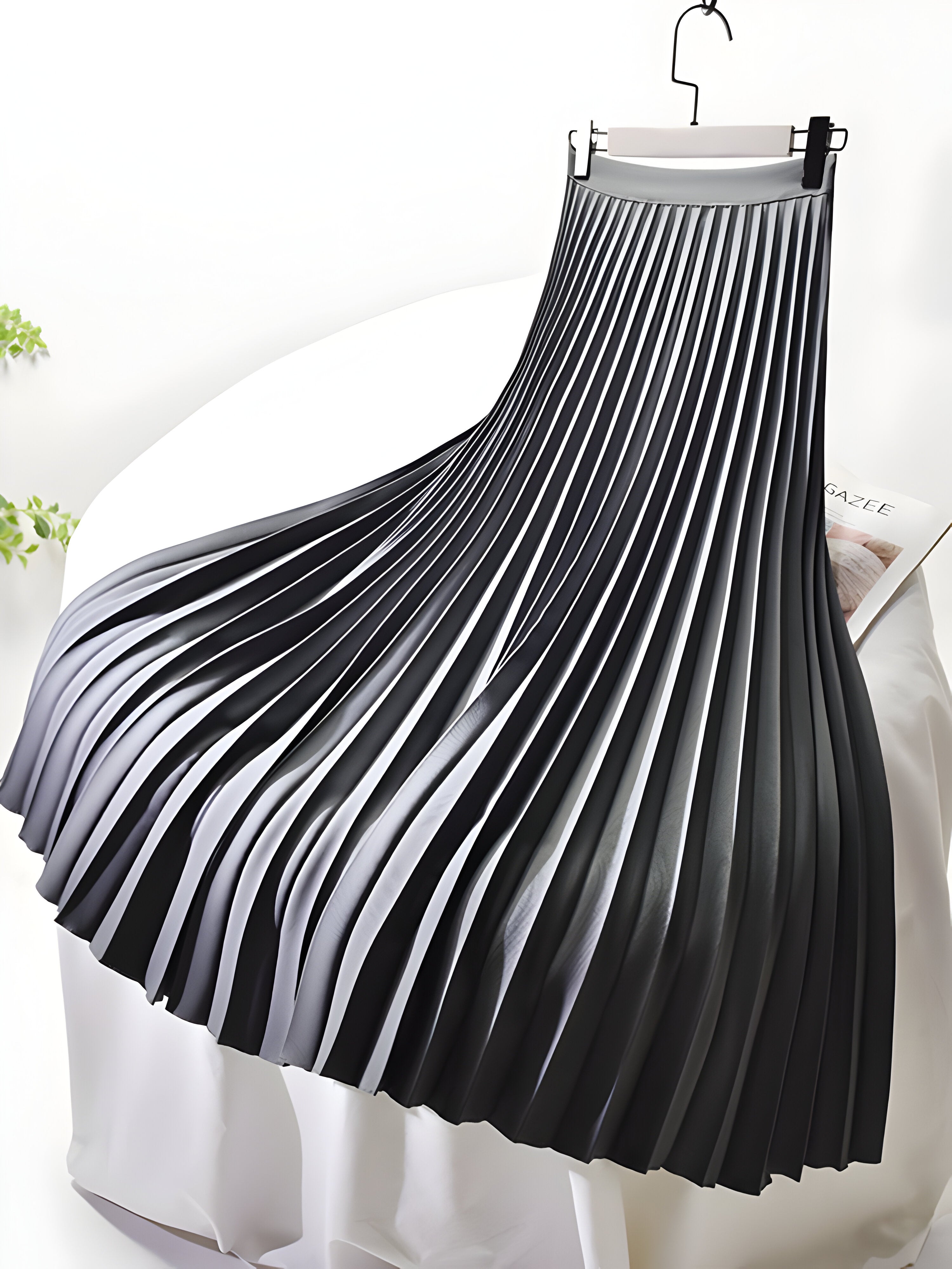 skirts : Annika | Jupe Longue Plissée Femme Taille Haute Élégante in Gris foncé van Seroa