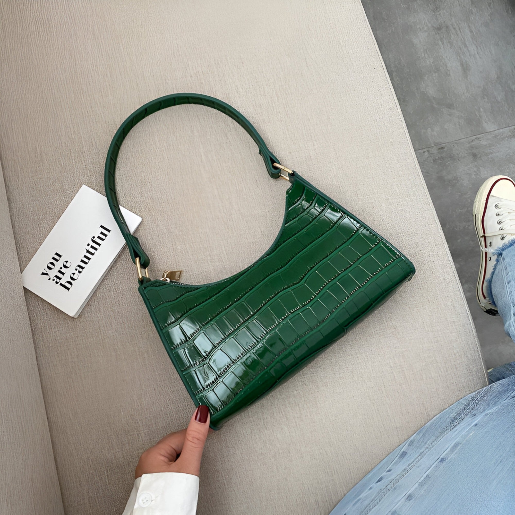 Sacs à main : Slyvia | Sac à main femme en cuir PU élégant et pratique in Vert van Seroa
