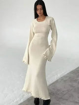 dresses : Serena – Robe Maxi Élégante en Maille avec Manches Évasées et Dos Ouvert in van Seroa