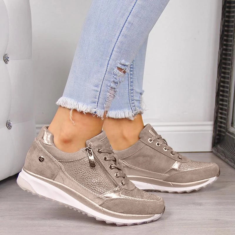 other : Brielle – Baskets confortables et élégantes avec panneau pailleté in Kaki van Seroa
