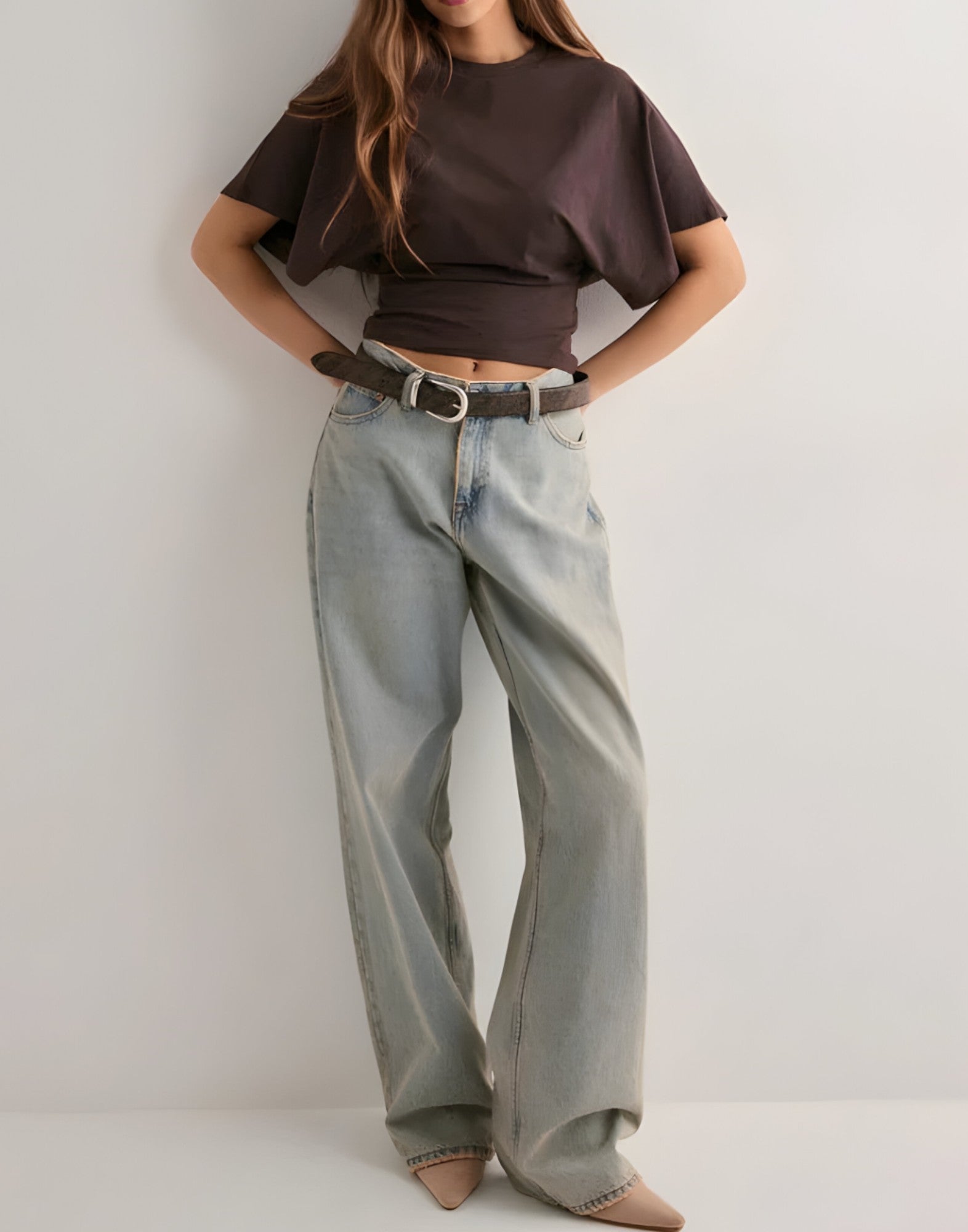 T-shirts pour femmes : Yvelise | T-Shirt Blanc Femme en Coton à Manches Amples in Marron van Seroa