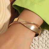 other : Eva | Bracelet Femme Or Ajustable Élégant Moderne in Or van Seroa